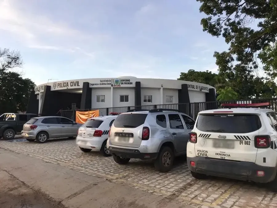 Homem é preso em Cajazeiras suspeito de incendiar casa, ameaçar mulher e descumprir medida protetiva