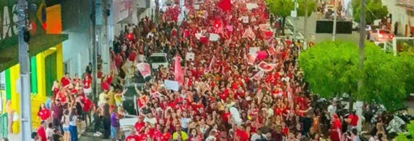 Cajazeiras registra manifestação em apoio à reeleição de Lula com participação de lideranças políticas e populares